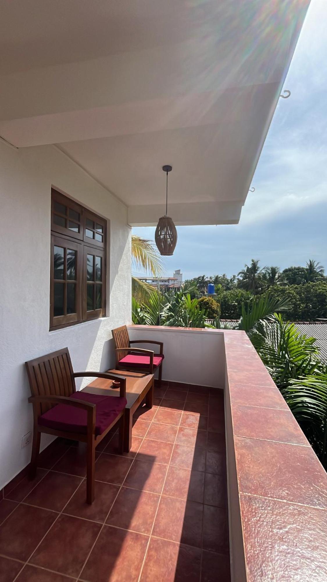 Beach Club Apartments Induruwa Exterior photo