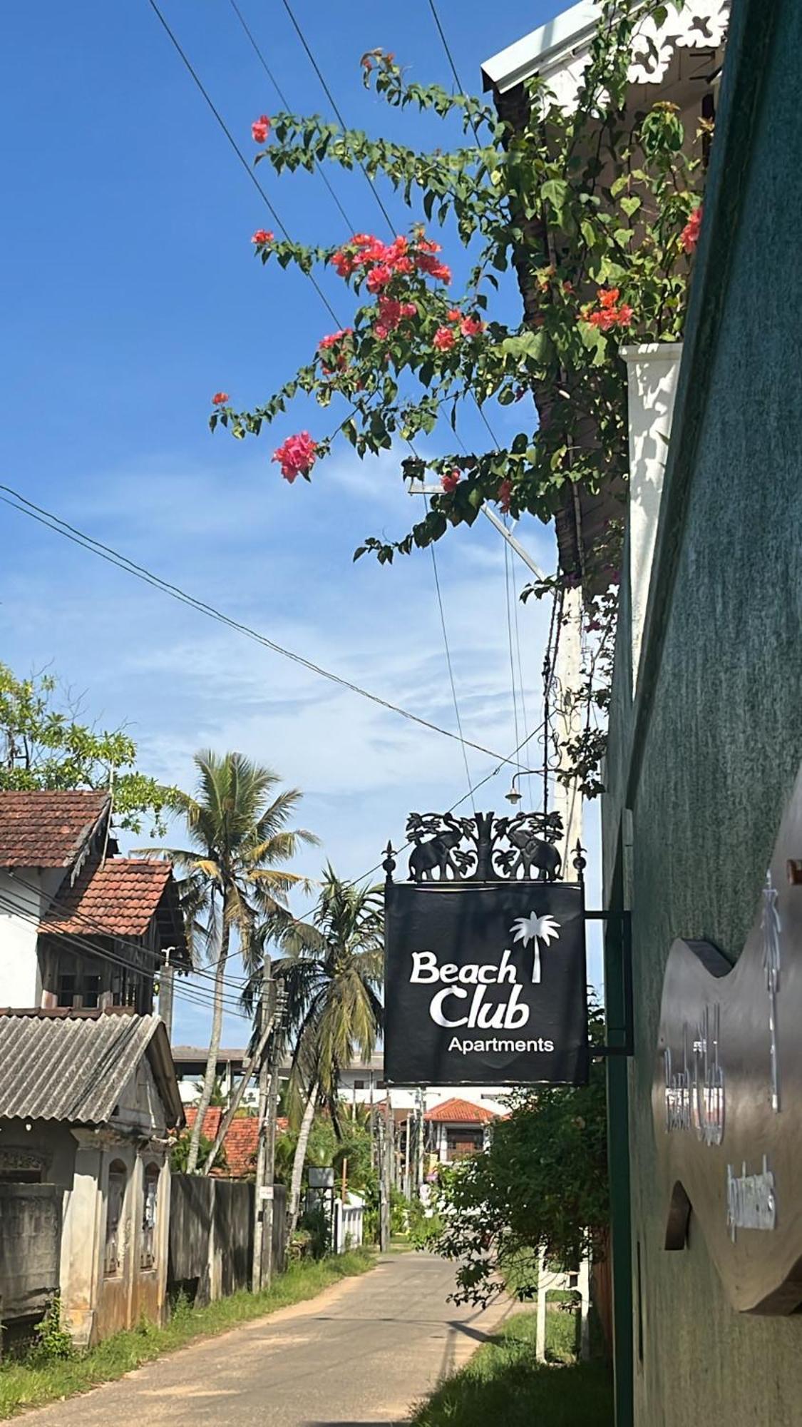 Beach Club Apartments Induruwa Exterior photo