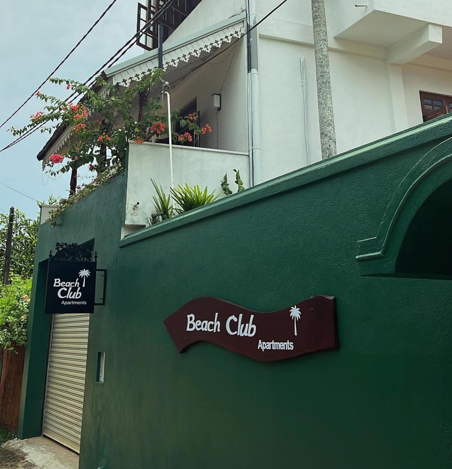 Beach Club Apartments Induruwa Exterior photo