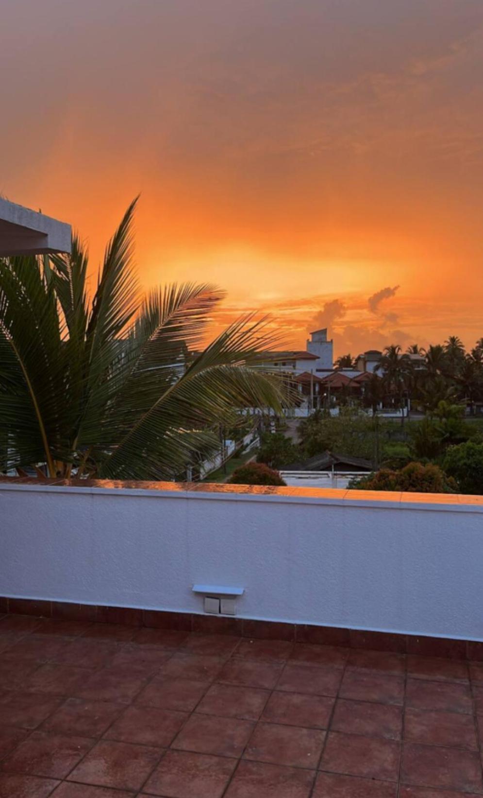 Beach Club Apartments Induruwa Exterior photo